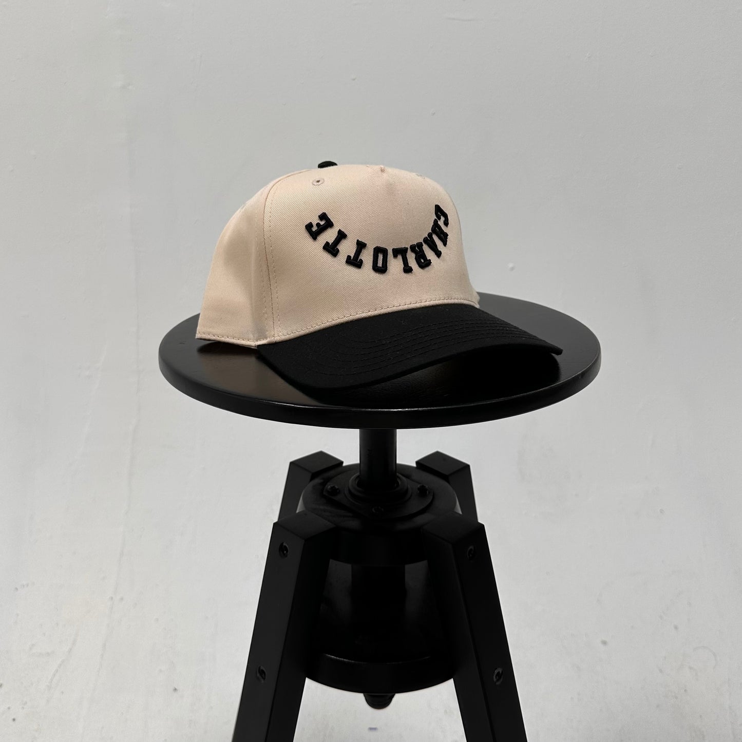 The Charlotte Hat - Natural/Black