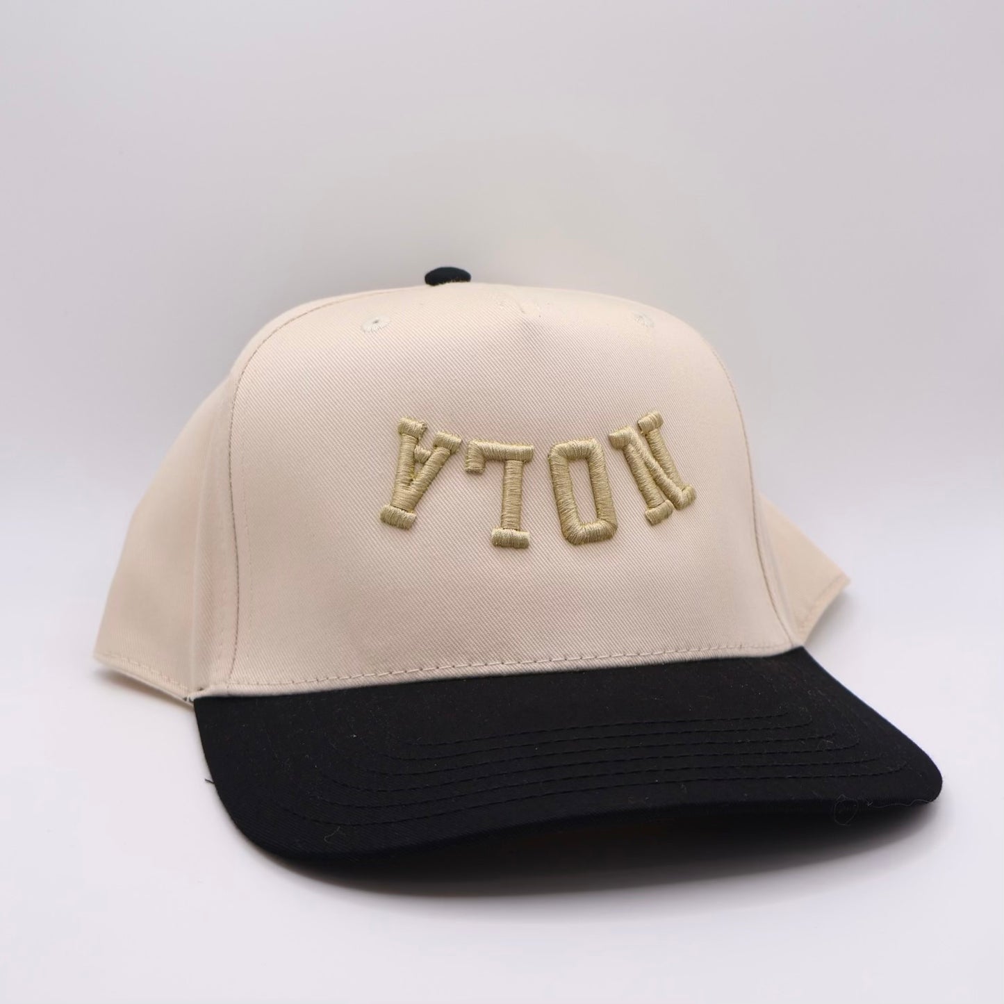 The Nola Hat - Natural/Black/Gold